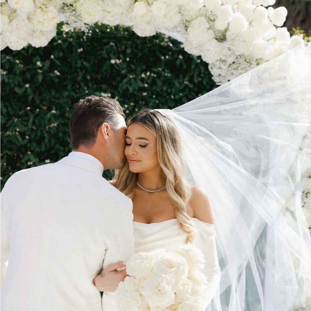 Monqiue Lhuillier  cathedral length Bardot veil